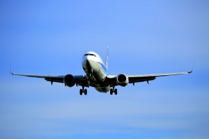 ③青空の飛行機